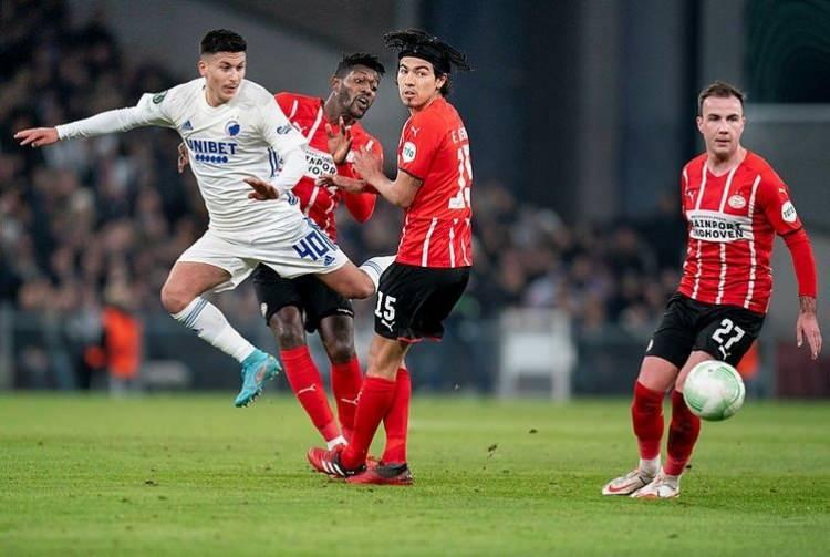 <p><strong>47. Roony Bardghji</strong></p>

<p>Kopenhag'da A takım forması giyen Kuveyt asıllı İsveçli futbolcu Bardghji, 16 yaşında ve sağ kanat oyuncusu.</p>
