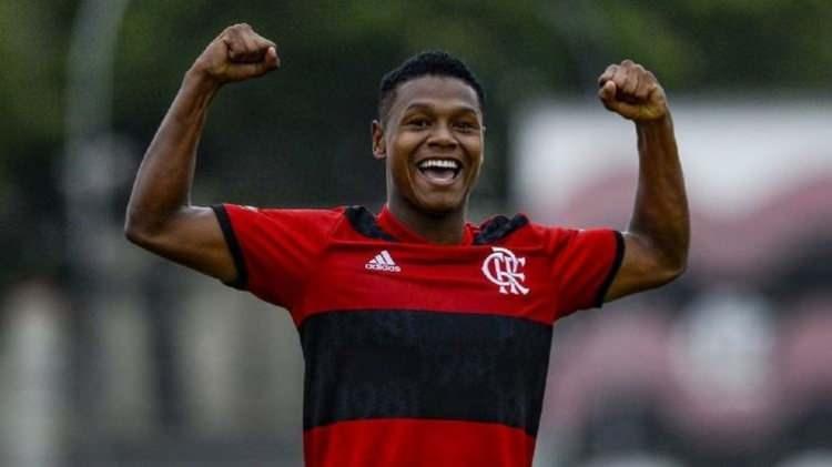 <p><strong>43. Matheus França</strong></p>
<p>Flamengo U20 forması giyen Fransız orta saha oyuncusu França, 17 yaşında.</p>