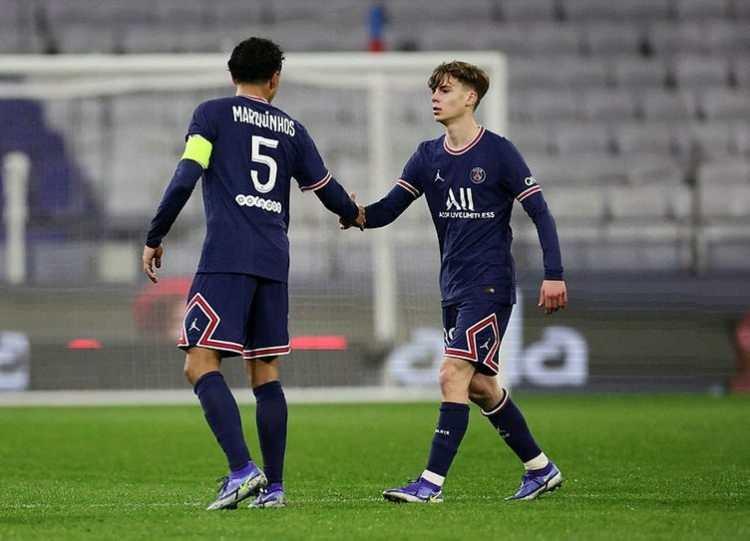 <p><strong>42. Edouard Michut</strong></p>
<p>19 yaşındaki Fransız 10 numara oyuncusu Michut, PSG forması giyiyor.</p>