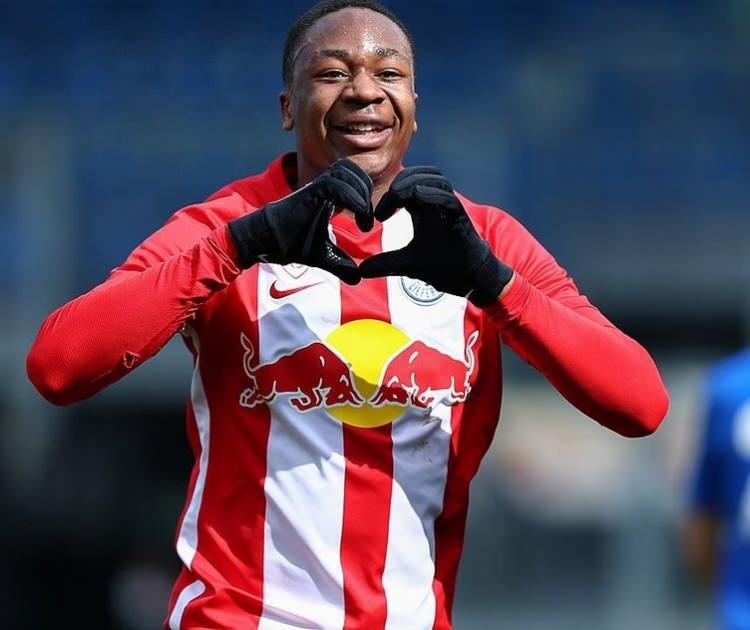 <p><strong>41. Bryan Okoh</strong></p>
<p>Salzburg'un 18 yaşındaki İsviçreli stoperi Okoh, stoper görevini üstleniyor.</p>