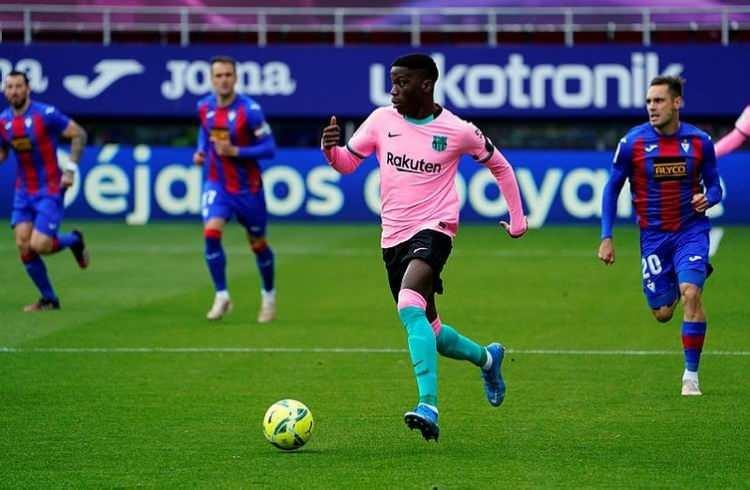 <p><strong>17. Ilaix Moriba</strong></p>
<p>Gineli 19 yaşındaki futbolcu Moriba, Valencia'da merkez orta saha oyuncusu olarak görev alıyor.</p>