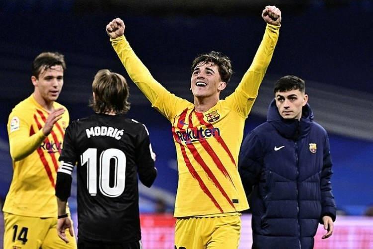 <p><strong>3. Gavi</strong></p>

<p>Barcelona forması giyen 17 yaşındaki Gavi, 60 milyon Euro değeriyle dikkat çekiyor. İspanyol oyuncu merkez orta saha olarak görev yapıyor.</p>
