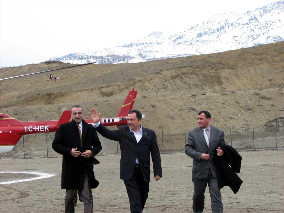 <p> Dönemin BBP Genel Başkanı Yazıcıoğlu, 25 Mart 2009'da Kahramanmaraş'ın Çağlayancerit ilçesindeki mitingine gelmişti. (Arşiv)</p>
