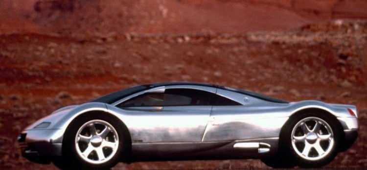 <p>Avus, VW Group'un yeni W12 motorunu dünyaya tanıtma yoluydu. Ancak motor henüz hazır değildi. Çalışan bir W12, 1997’de VW W12 Syncro ile tanıtıldı.</p>

