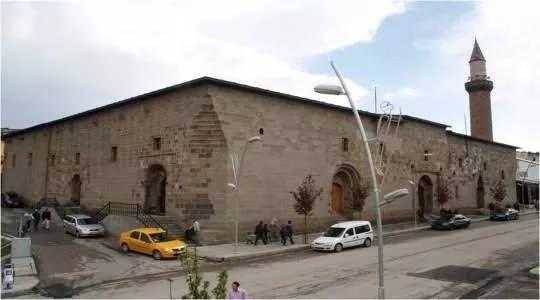 <p><strong>Erzurum</strong><br />
<br />
1.618 cami</p>
