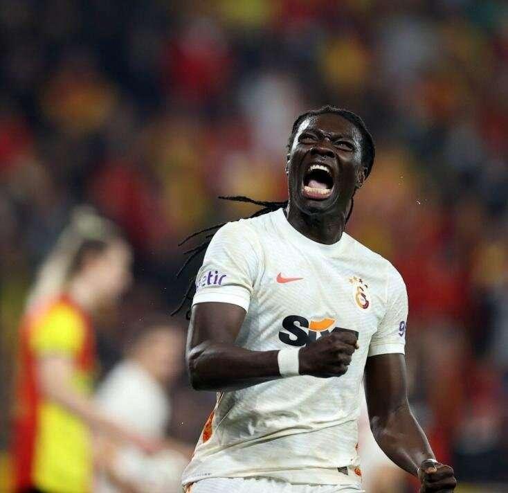 <p>BAFETIMBI GOMİS</p>

<p>Bonservis: Yok</p>

<p>Maaş: 21/22 sezonu 750 bin euro 22/23 sezonu 1.7 milyon euro</p>

<p>Menajer tutarı: 250 bin euro</p>
