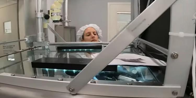 <p>2028'e kadar sürmesi planlanan seferlerin ardından Ay yörüngesinde uzay istasyonu kurulması ve buranın basamak olarak kullanarak Mars'a insanlı seferler düzenlenmesi hedefleniyor.</p>