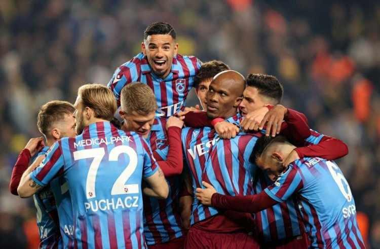 <p>Trabzonspor</p>

<p>177 milyon 400 bin TL</p>
