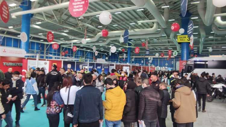 <p>Cumhurbaşkanlığı İletişim Başkanlığı tarafından gençlere yönelik düzenlenen ‘Devlet Teşvikleri Tanıtım Günleri’ Konya TÜYAP Fuar ve Kongre Merkezi’nde gerçekleştirilen etkinliklerle başladı.</p>
