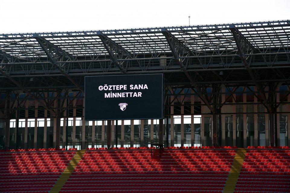 <p>Gürsel Aksel Stadı'nın ekranlarında, "Göztepe sana minnettar" yazısı yayınlanırken, Zemzem'in de fotoğrafları yer aldı.</p>
