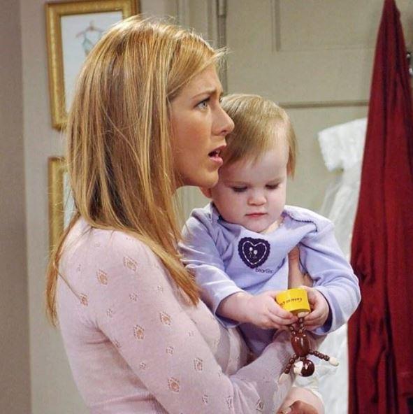 <p><span style="color:#800000"><strong>Bir döneme damgasını vuran ve 10 yıl boyunca televizyon ekranlarında yayınlanan efsane dizi Friends, çocuk karakterleri ile de oldukça dikkat çekmişti.</strong></span></p>

