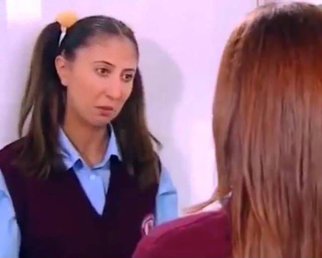 <p><strong>Uzun yıllar tiyatro sahnesinde boy gösteren ve kendi senaryolarını yazan Çisil Oral, geçirdiği estetik operasyonlarla bambaşka biri oldu.</strong></p>
<p> </p>