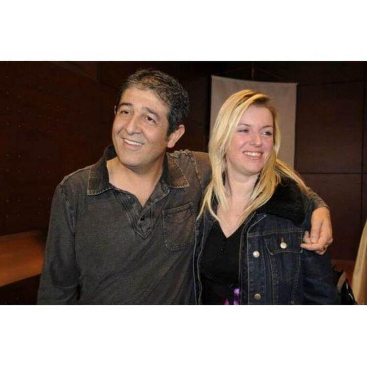 <p><strong>51 yaşındaki Bekmez, 6 Kasım sabahı, evde arkadaşı tarafından komaya girmiş bir şekilde bulundu. Etiler'deki özel bir hastaneye kaldırılan Bekmez, burada hayatını kaybetti.</strong></p>
<p> </p>
