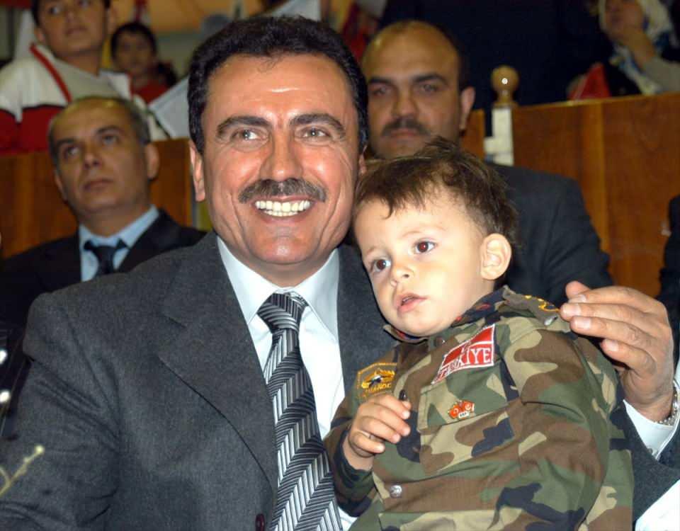 <p>Dönemin BBP Genel Başkanı Yazıcıoğlu, 21 Mart 2004'te Kayseri'de düzenlenen aday tanıtım toplantısına katılmıştı. (Arşiv)</p>
