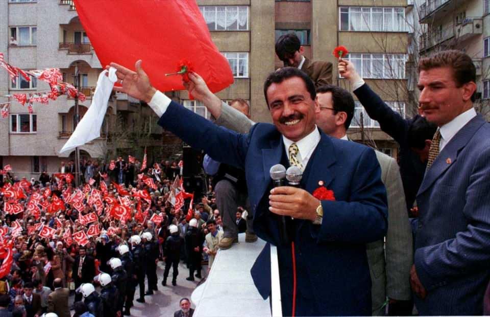 <p>Dönemin BBP Genel Başkanı Yazıcıoğlu, 17 Nisan 1999'da Sivas'ta düzenlenen mitinge katılmıştı. (Arşiv)</p>

<p> </p>
