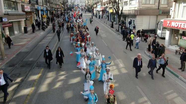 <p>Türk Dili Konuşan Ülkeler İşbirliği Konseyi (Türk Konseyi) Genel Sekreteri Bağdat Amreyev ise muhteşem şehir Bursa'dan Türk dünyasının tüm dünyaya tanıtılması için başarıyla yürütülen "2022 Türk Dünyası Kültür Başkenti" programında bulunmaktan büyük mutluluk duyduğunu söyledi.</p>