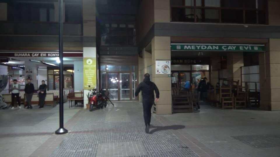 <p>Peygamber efendimizin torunu yatıyor burada, ona saygıdan dolayı davul çalınmaz. Eskilerden beri bu gelenek sürüyor. </p>
