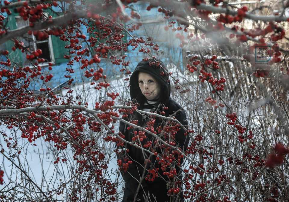 <p>"Seri Portre" kategorisinde "Anya" başlıklı fotoğrafları ile Pavel Volkov finalist oldu.</p>