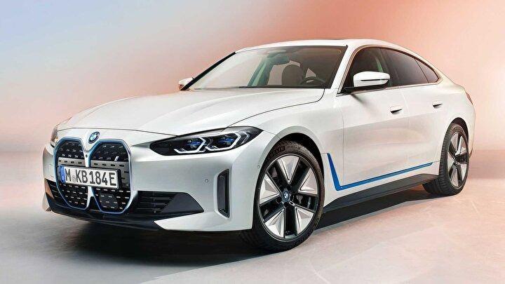 <p><strong>BMW i4 eDRİVE40</strong><br />
<br />
Türkiye'de satışa sunulan BMW i4 eDrive40 versiyonu M Sport tasarım paketiyle kombine ediliyor.</p>
