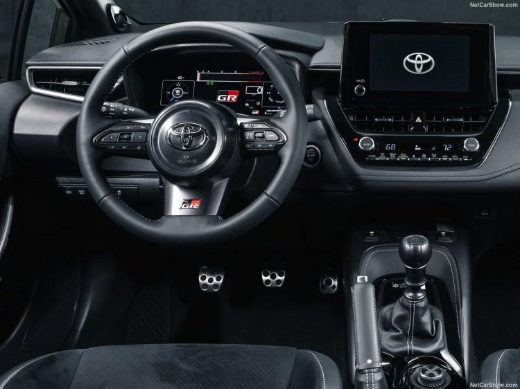 <p>Yeni Toyota GR Corolla’nın motoru, GR Yaris ile aynı güç ünitesine sahip. Ancak Toyota, bu motoru biraz revize ederek daha güçlü hale getirdi.</p>
