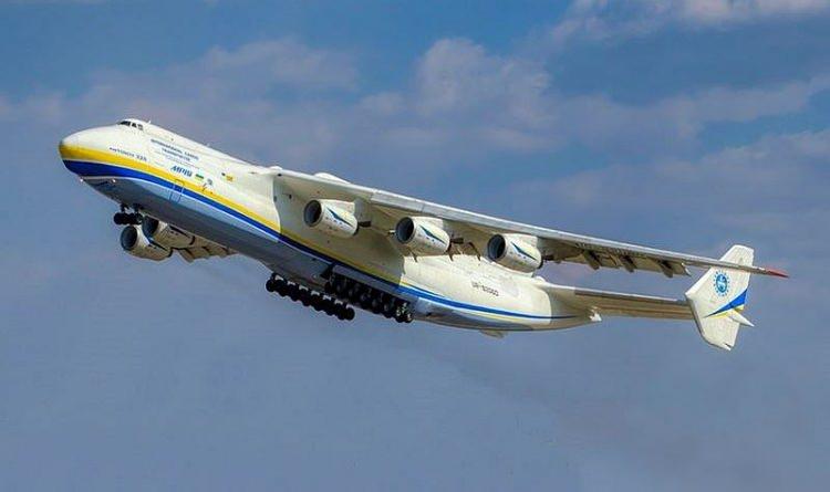 <p>18,2 metre yüksekliği bulunan uçak, azami 600 tonla kalkış yapabiliyordu. An-225 Mriya'nın boş ağırlığı ise 175 tondu.</p>