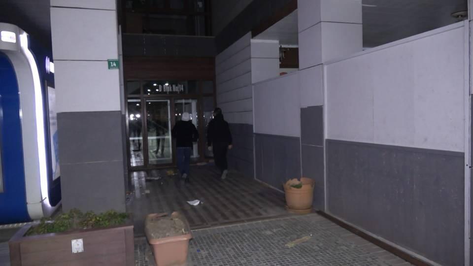 <p>Mahallemize yeni taşınanlar için de bu durumun esprisi var. Davulcularımız pilava pilava dediği zaman yeni taşınanlar tencerelerini alarak aşağıya iniyorlar. Sonradan 'pilava pilava' denmesinin gerçeğini öğreniyorlar'' diye konuştu.</p>
