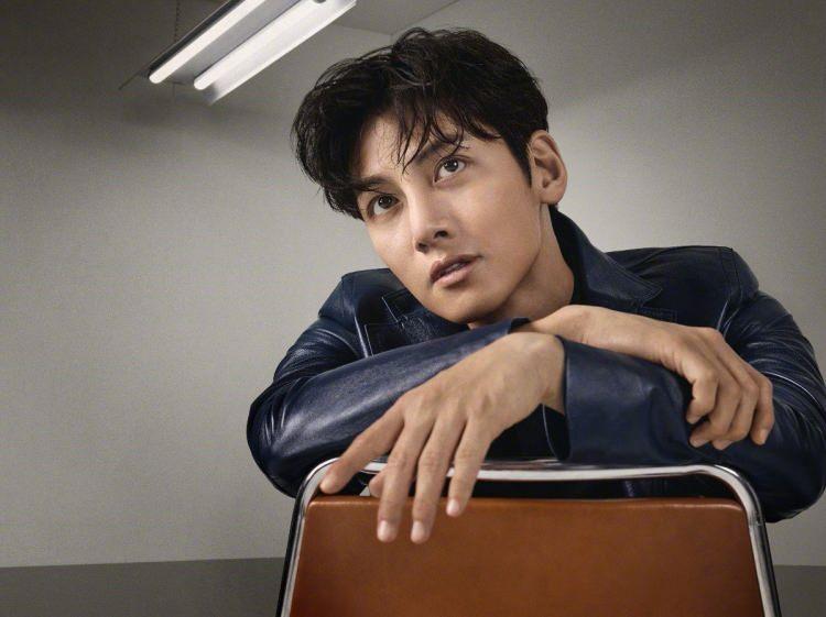<p><strong>Jİ CHANG WOOK</strong></p>
<p> </p>
<p><strong>50 BİN DOLAR</strong></p>