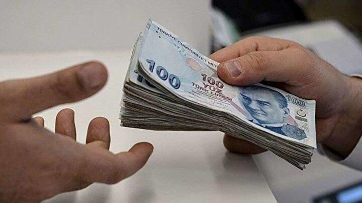 <p><strong>3. FORMÜL</strong></p>
<p>Öte yandan emeklinin alacağı en düşük bayram ikramiyesinin 1500 lira olacağı ifade edildi. Emekli milyonlarca vatandaşı beklentisi ise daha fazla. Bunun yanında bayram ikramiyesinden yeni emekli olmuş olanlar da faydalanacak. Bayram ikramiyelerinden tüm emekliler aynı oranda yararlanacak. İşte emekli bayram ikramiyesiyle ilgili tüm detaylar...</p>
