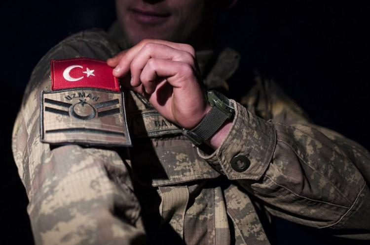 <p><span style="color:#FF0000"><strong>Vatanını seven her Türk gencinin onurla kabul ettiği askerlik görevi, geride kalan aileler ve yakınlar için duygusal bir zaman dilimine dönüşebiliyor. </strong></span></p>
