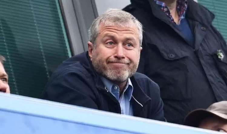 <p>Üç kez boşanmış olan Abramovich, tüm bunların yanı sıra mega yatlar Solaris ve Eclipse ile kişisel bir jete de sahip.<br />
<br />
NTV</p>