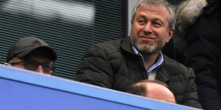 <p>Bunun yanı sıra Chelsea'de bir dairesi, Colorado'da bir çiftliği, Fransız Rivierası'nda bir tatil evi bulunuyor.</p>