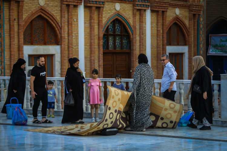 <p>İnsanlar burayı mübarek bir yer olarak kabul ediyor ve özellikle ramazan ayında iman dolu enerji alanı olarak görüyor." dedi.</p>
