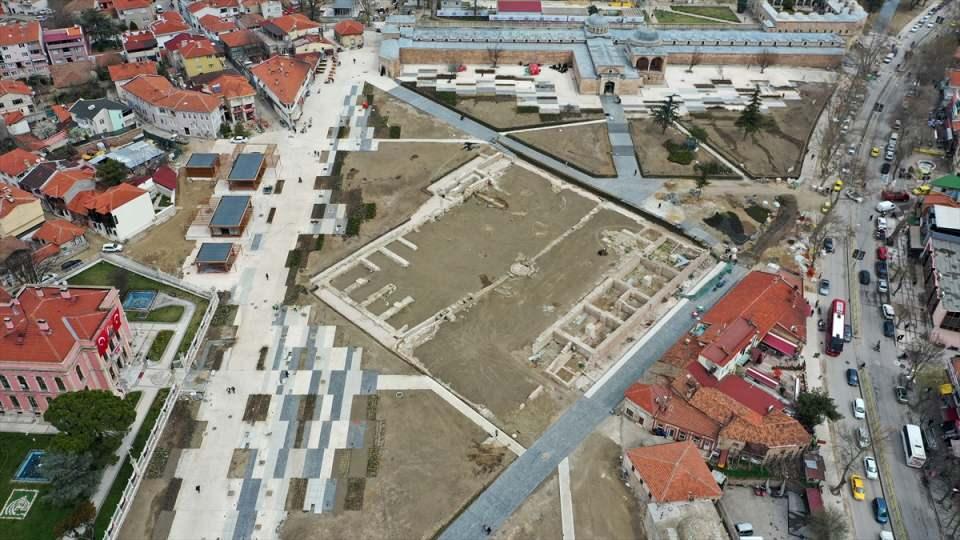 <p>Çevre, Şehircilik ve İklim Değişikliği Bakanlığı Yapı İşleri Genel Müdürlüğünce sürdürülen "Selimiye Camisi ve Çevresi Kentsel Tasarım ve Peyzaj Düzenlemesi Projesi" birinci ve ikinci etap çalışmaları devam ediyor.</p>

<p> </p>
