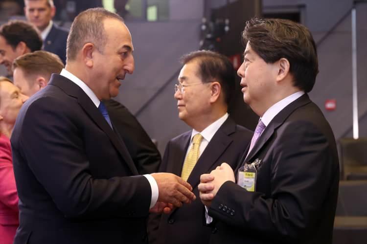 <p>Dışişleri Bakanı Mevlüt Çavuşoğlu ve Japonya Dışişleri Bakanı Yoshimasa Hayashi </p>

