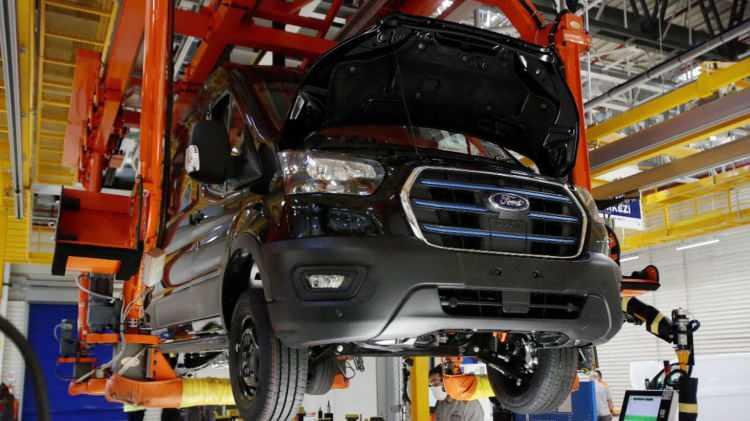 <p>Ford Otosan fabrikası elektrik enerjisinin tamamını yüzde 100 yenilenebilir kaynaklardan elde etmesiyle de iddialı.</p>

<p> </p>
