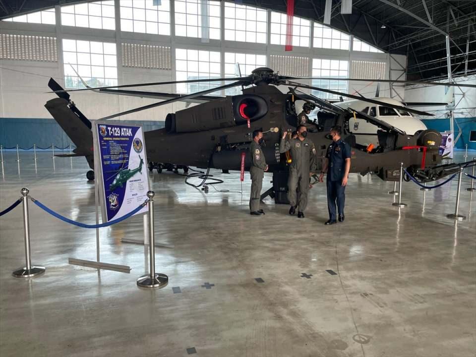 <p>Kabul ve test faaliyetlerinin başarıyla tamamlanmasıyla ilk 2 helikopter Filipin Hava Kuvvetleri envanterine girdi. Helikopterlerle birlikte yedek parça ve yer destek cihazlarının teslimatı gerçekleştirildi. </p>

<p> </p>
