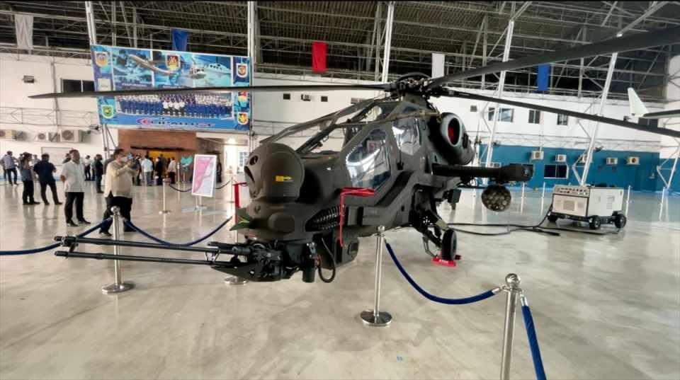 <p>2018 yılında Filipinler'de imzalanan mutabakat metni ise Atak helikopterlerini de kapsayan bir dizi ürünün ihracatı için kapıyı araladı. Bu kapsamda 2020 yılında 6 Atak helikopteri için sözleşme imzalandı.</p>
