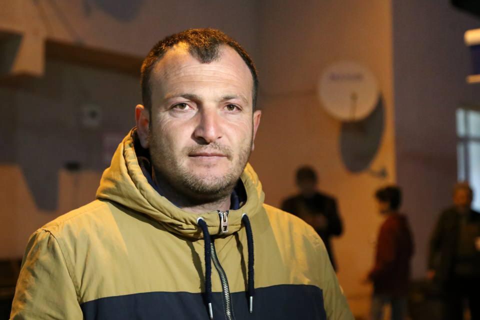 <div><strong>“Çok güzel bir hizmet, bulunmaz bir nimet”</strong><br />
</div>
<div>Yemeğe Gümüşhane’nin Kale köyünden katılan esnaf Volkan Ülker ise “Burası pandemi öncesinde ramazan aylarında ana baba günüydü. Şimdi hava biraz soğuk insanlar gelmiyor. Zamanla bu sayı çok artacak. Burası bir örnek köy, insanları çok duyarlı. Her yıl böyle bir etkinlik yapıyorlar burada. Çok güzel bir hizmet, bulunmaz bir nimet” diye konuştu.</div>
<div>Köydeki iftar geleneğini başlatanlardan 80 yaşındaki Seyfettin Osmanoğlu ise şunları söyledi:</div>
<div>“Hayatımız hep gurbette geçti. Bu iftar işlerini başlattık. Derneğe devrettik onlar devam ettiriyor. Yoldan geçenler burada iftar yapıp gidiyorlar. İlk başta kadınların evlerde yaptığı yemeklerle başlamıştık."</div>