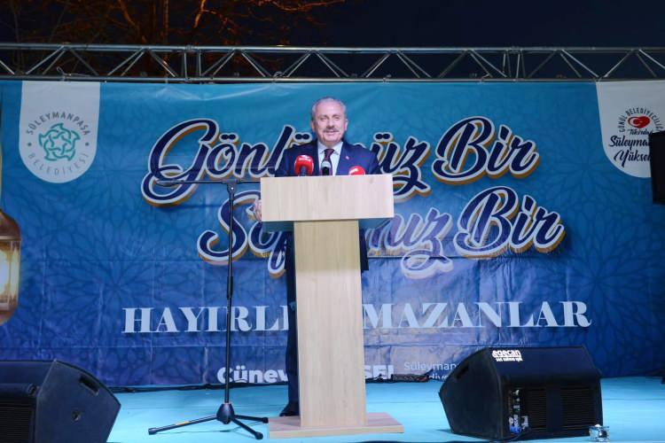 <p>Başkan Yüksel’in akabinde bir konuşma gerçekleştiren Türkiye Büyük Millet Meclisi Başkanı Prof. Dr. Mustafa Şentop, Ramazan ayının tüm İslam âlemine hayırlar getirmesini temenni ederek, “Öncelikle Allah kabul etsin, afiyet olsun.</p>
