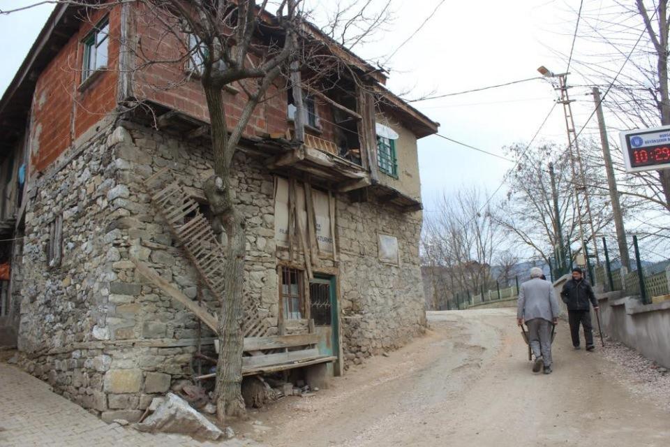 <p>Ramazan ayında vatandaşlar sahura kendi imkanlarıyla kalkıyor.</p>

