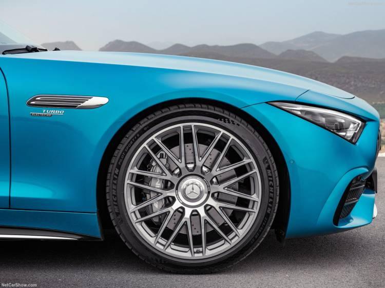 <p>Arka aks yönlendirme, çeşitli sürüş modları ve AMG Dynamic Plus Package gibi özellikler ise varlığını sürdürüyor.</p>
