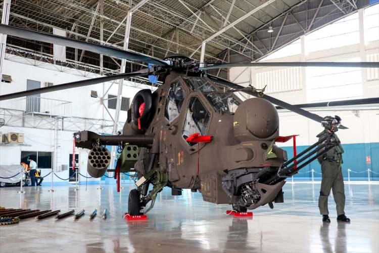 <p>Atak helikopterinin üretim ve geliştirme sürecinde elde edilen kabiliyetlerle TUSAŞ, Gökbey Genel Maksat Helikopteri, Atak-2 Ağır Sınıf Taarruz Helikopteri ve 10 Ton Sınıfı Genel Maksat Helikopteri gibi özgün projeler hayata geçirildi.</p>
<p> </p>