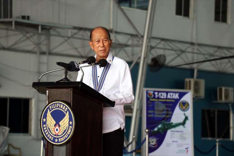 <p>Lorenzana, törende yaptığı konuşmada, yeni teslimatlar dolayısıyla Filipinler Hava Kuvvetleri için "harika bir gün" yaşadıklarını söyledi.</p>
<p> </p>