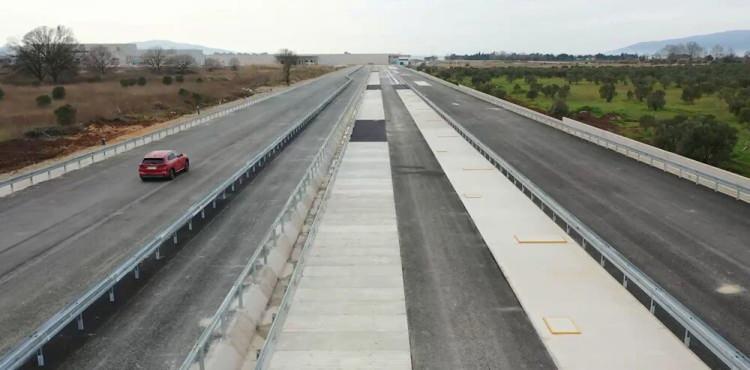 <p>Togg, 2030’a kadar tek bir platformdan 5 farklı model üretimiyle toplam 1 milyon adet araç üretmeyi planlıyor</p>

<p> </p>
