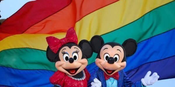 <p>"Disney’in Eğlenceler Genel Müdürü Karey Burke, biri transseksüel diğeri panseksüel iki çocuk annesi bir yönetici olma sorumluluğuyla ‘toplumsal cinsiyet’ siyasetinde vites yükselteceklerini, bu amaçla Disney’deki karakterlerin ve içeriklerin 2022 sonuna kadar en az yarısının LGBTQIA veya azınlıklardan oluşacağını söyledi.”</p>

<p> </p>
