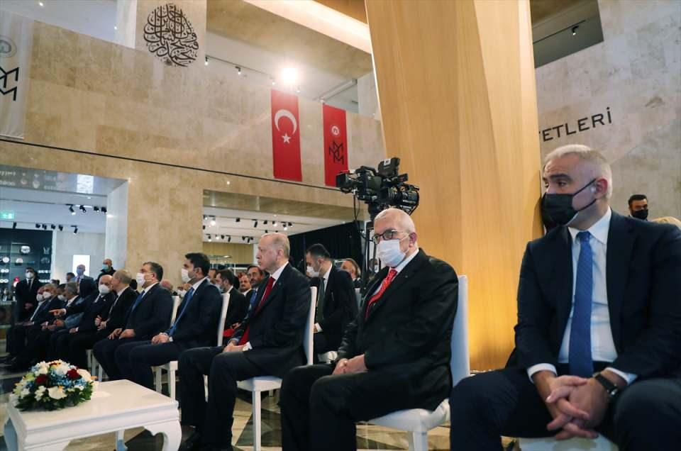 <p> Yaklaşık 3 yıl önce ibadete açtığımız camimiz ve külliyemiz, İstanbul'un silüetine değer katan bir eser oldu.</p>