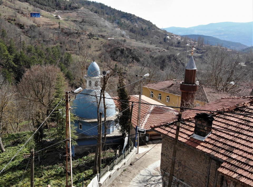 <p>Dedeler sâkinleri, Selahaddin Buhârî Hazretlerine hürmeten köylerinde 600 yıldır davul çalmıyor. </p>