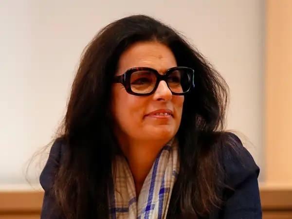 <p><strong>14- FRANCOISE BETTENCOURT MEYERS: 74,8 MİLYAR DOLAR</strong><br />
Perakende ve Moda (Fransa)</p>