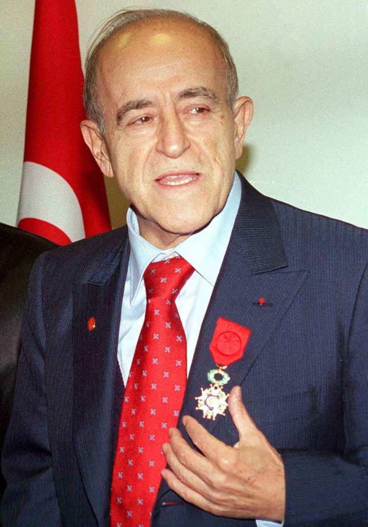 <p>1986 yılında TÜSİAD'ın Yönetim Kurulu Başkanlığı’nı üstlenen Sakıp Sabancı, 1987-1990 yılları arasında TÜSİAD Yüksek İstişare Konseyi Başkanlığı’nı yaptı.</p>

