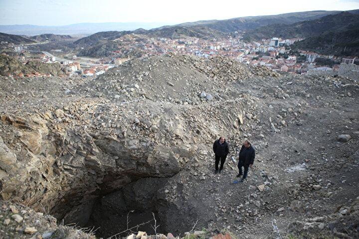 <p>Sülük, kurul kararı doğrultusunda çukurda arkeolojik kazı başlatıp, ilçenin tarihi ve kültürel mirasına bir eser daha kazandırmayı hedeflediklerini de kaydetti.</p>

<p> </p>
